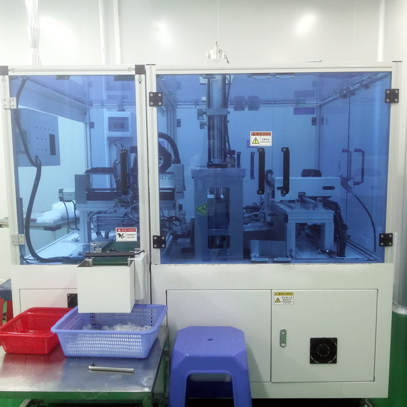 db视讯硅胶阀自动冲切机器 (2)_副本